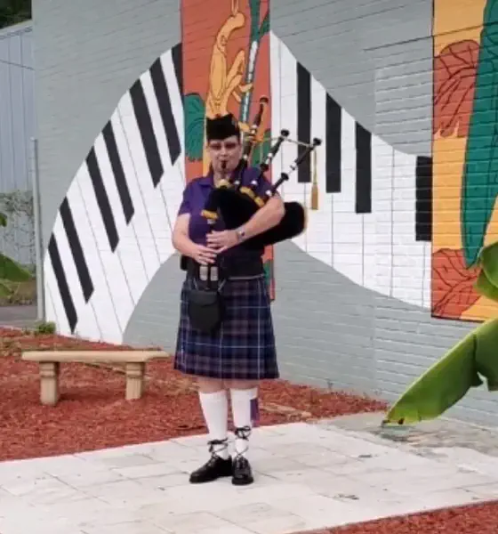 Nicole Dollins, bagpiper